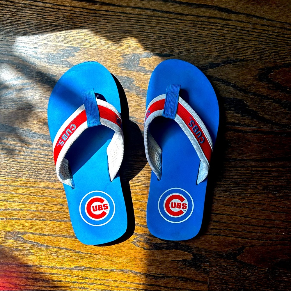 Chicago Cubs Flip Flops size 8 unisex super cool, fun must have great condition